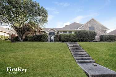 612 Havencrest Drive - Desoto, TX