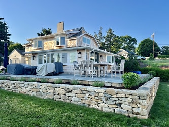 672 Mulberry Point Rd - Guilford, CT