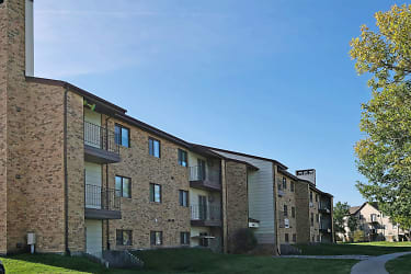 Westcourt Apartments - Fargo, ND