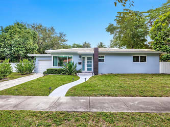 9405 NW 2nd Ave - Miami Shores, FL