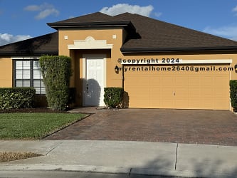 2640 Vineyard Cir - Sanford, FL