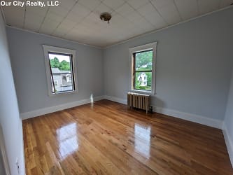 38 Grenville Rd unit 2 - Watertown, MA