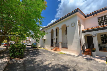 15 Madeira Ave #4 - Coral Gables, FL