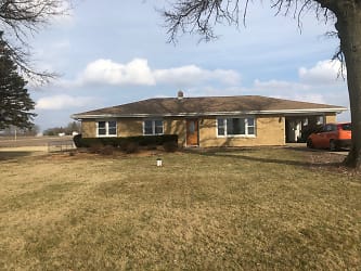 9937 N 1250 East Rd - Shirley, IL