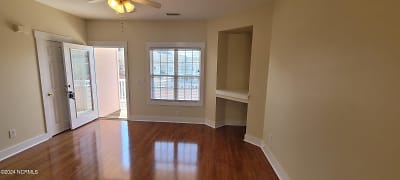 2302 Wrightsville Ave #202 - Wilmington, NC
