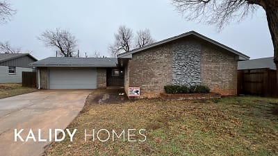 5929 NW 62nd St - Warr Acres, OK