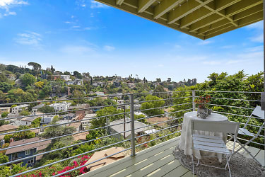 1744 Redesdale Ave unit A - Los Angeles, CA