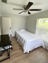 Room For Rent - Clermont, FL