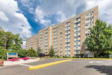 10 Landing Lane Apartments - New Brunswick, NJ