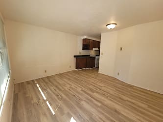 1187 W 8th Ave unit 1187 - Eugene, OR