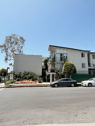 1353 S Carmelina Ave - Los Angeles, CA