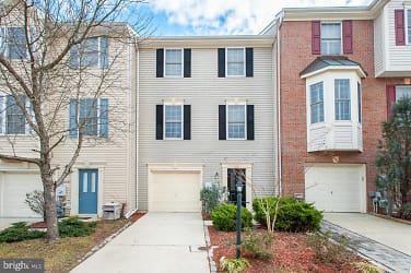2129 Millhaven Dr #129 - Edgewater, MD