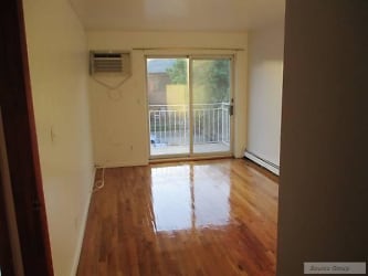 30-99 47th St unit NA - Queens, NY