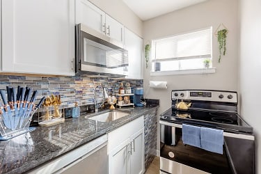 U Of M Area! FULLY RENOVATED ONE BEDROOM APARTMENTS NOW AVAILABLE! - undefined, undefined