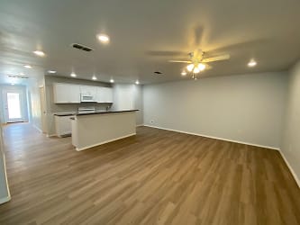 New 3/2/2 Duplex In Northwest Lubbock Apartments - Lubbock, TX