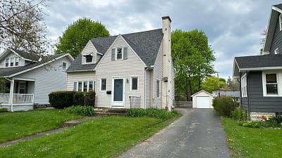 105 Curtice Rd - Irondequoit, NY