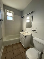 8752 S Manistee Ave unit 2R - Chicago, IL