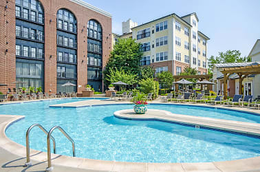 Sullivan Place Apartments - Alexandria, VA