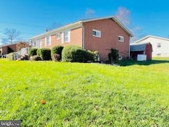 2218 Lukewood Dr Apartments - Lochearn, MD