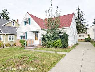 1355 Richmond Rd - Lyndhurst, OH