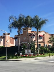 Vista Del Plaza - 40 Apartments - Brea, CA
