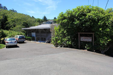 2092 Monroe Ave unit 2108-2120 - North Bend, OR
