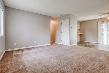 Lincoln Court Townhomes Apartments - Fairview, OR