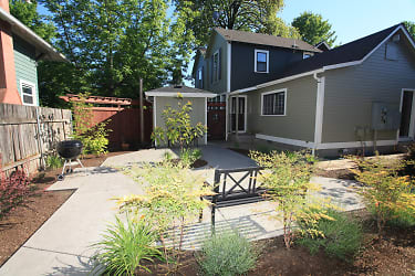 527 W 10th Ave unit 531 - Eugene, OR