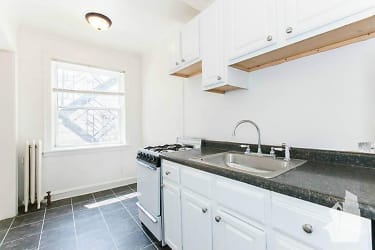 5516 N Kenmore Ave unit 301 - Chicago, IL