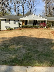 111 Sycamore Rd SW - Milledgeville, GA