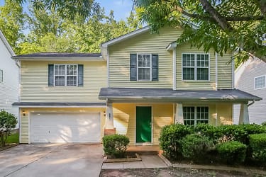 8843 Twisted Pine Dr - Charlotte, NC