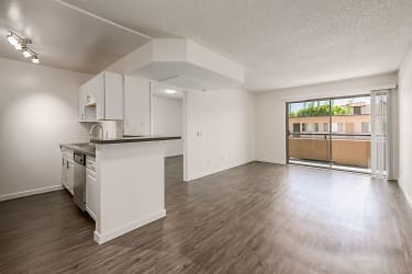 1725 Grismer Ave Apartments - Burbank, CA