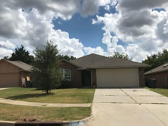 9504 Peachtree Ln - Midwest City, OK