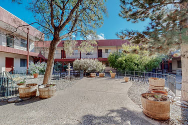 Lomas Gardens Apartments - Albuquerque, NM