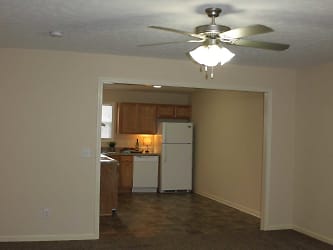 Edwardsville Trace Apartments - Georgetown, IN