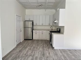 102 North St #8 - Middletown, NY