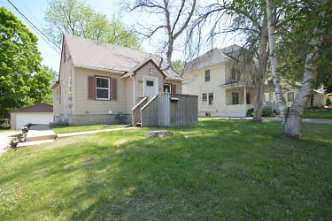 322 20th Ave SW - Rochester, MN
