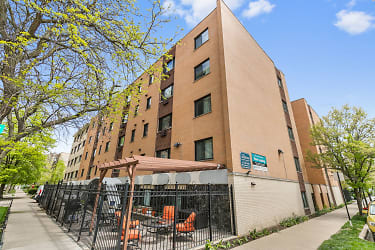6201 N Kenmore Ave unit 201 - Chicago, IL