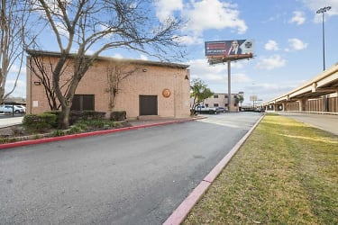 Alegria Del Sol Apartments - San Antonio, TX