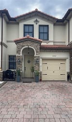 8905 NW 98th Ave #8905 - Doral, FL
