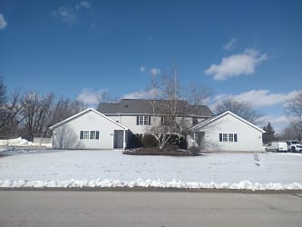 2216 Valley Rd - Plymouth, WI