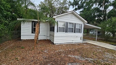 2427 E Magnolia St - Lakeland, FL