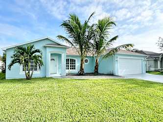 602 SW Bradshaw Cir - Port Saint Lucie, FL