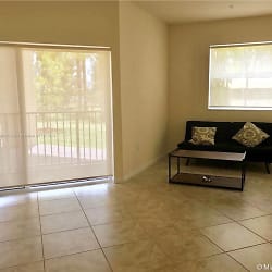 8650 NW 97th Ave #104 - Doral, FL