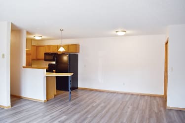 Colton Heights Apartments - Minot, ND