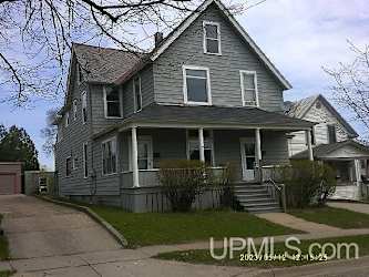 220 W Arch St - Marquette, MI
