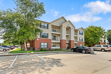 The Heights On Oak Apartments - Springdale, AR