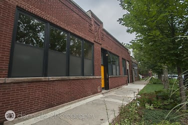 3312 N Ravenswood Ave - Chicago, IL