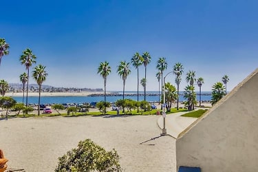 2645 Ocean Front Walk - San Diego, CA