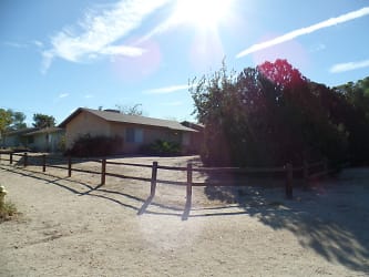 7509 Aster Ave - Yucca Valley, CA
